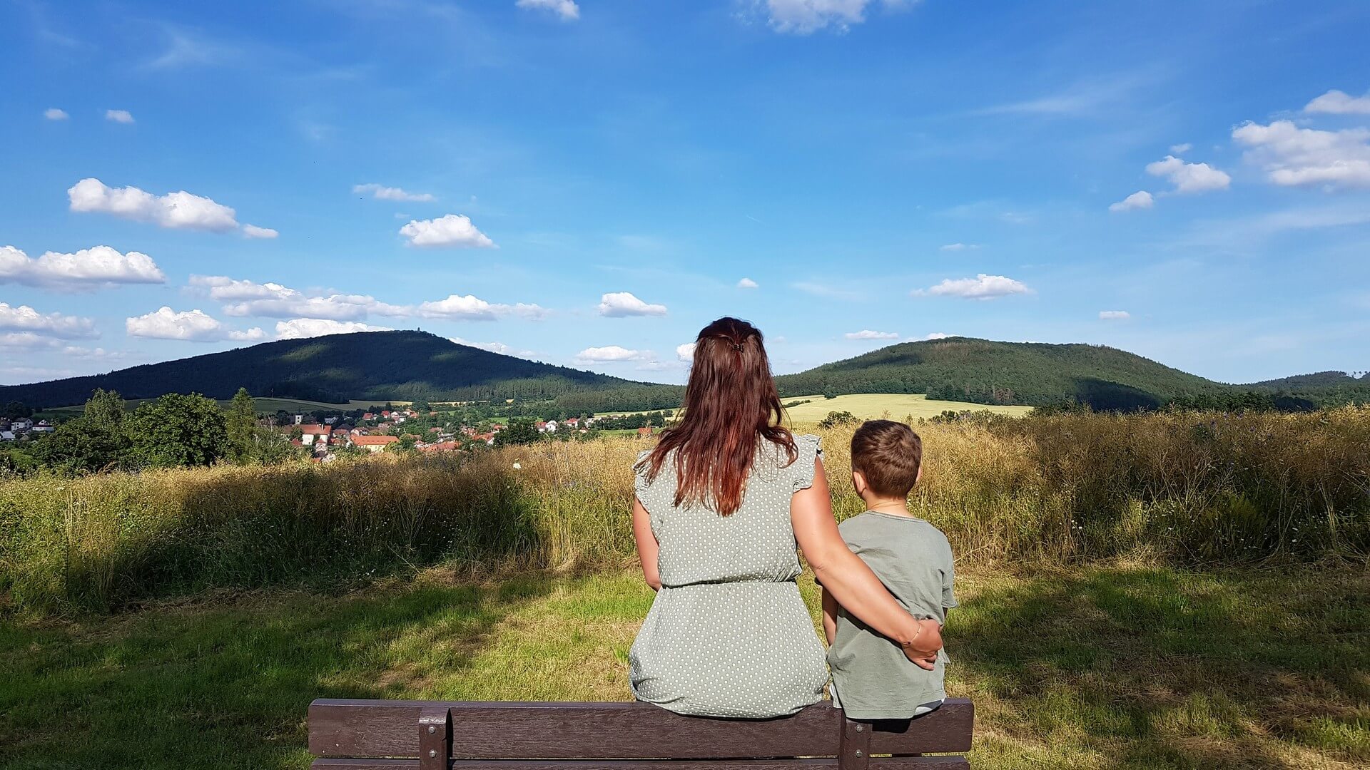 Výhled na oba vrchy Blaníku od Louňovic pod Blaníkem