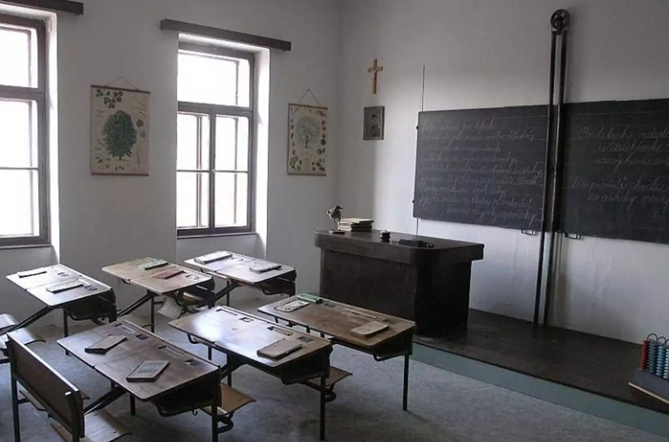 Historická školní třída v Muzeu venkova v Kamberku
